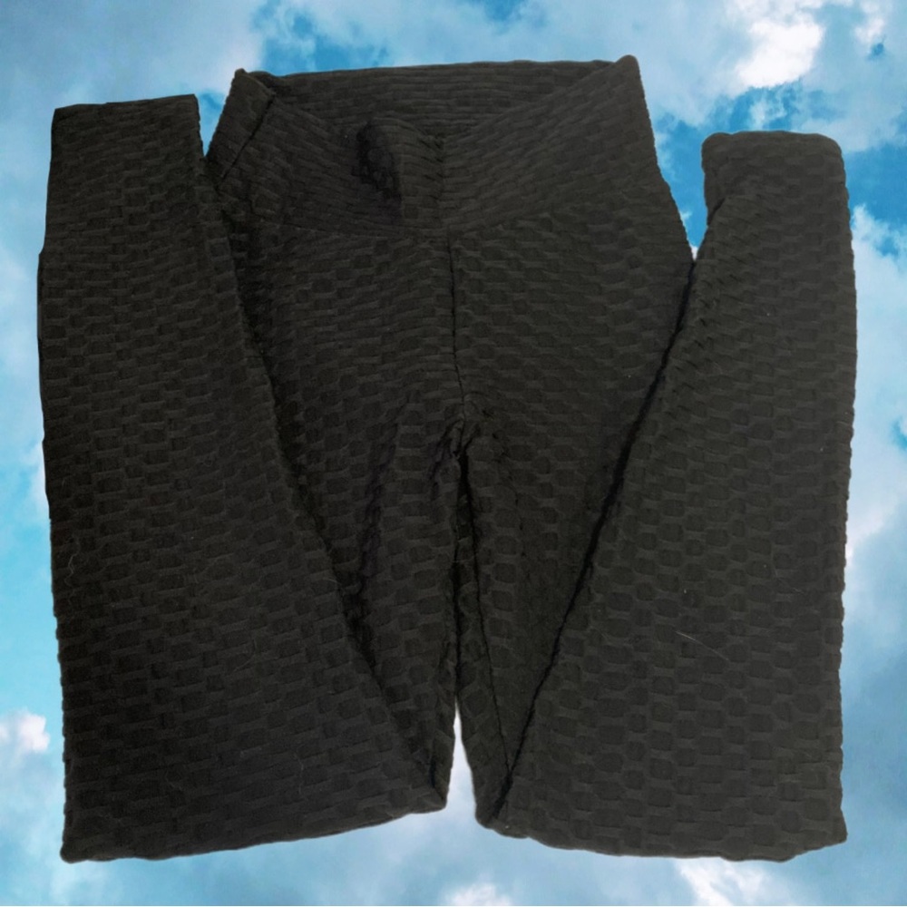 NWOT Textured Black Leggings